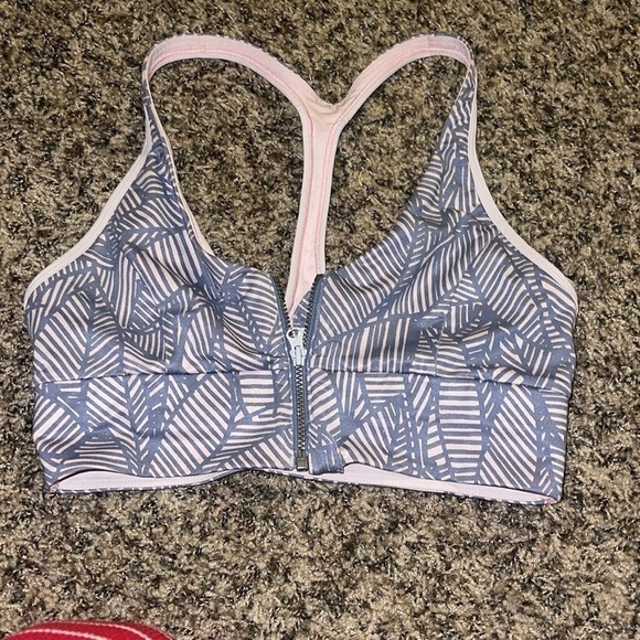 Lululemon sports bra - Picture 3 of 5